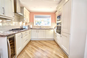 Kitchen- click for photo gallery